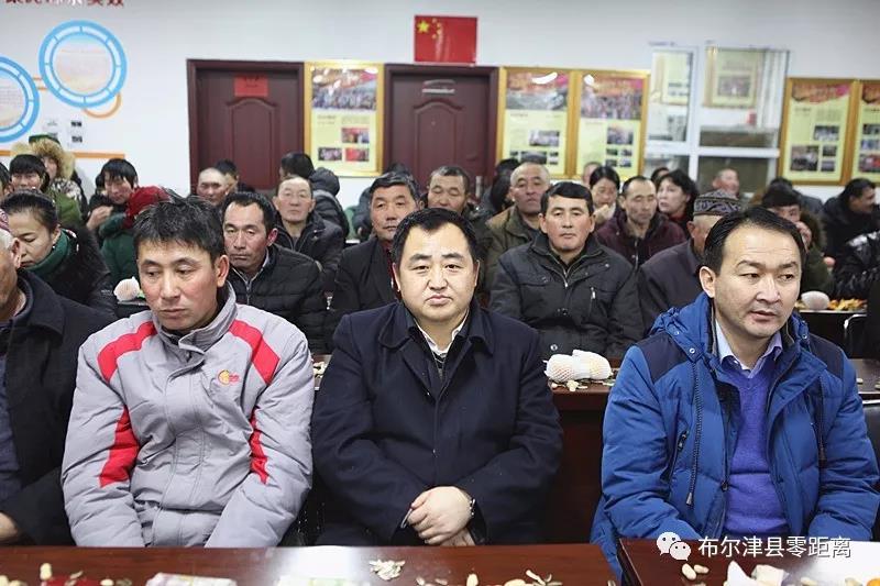 地委副书记、教育工委书记、宣传部部长窦朝晖和亲戚同吃同住同劳动同学习