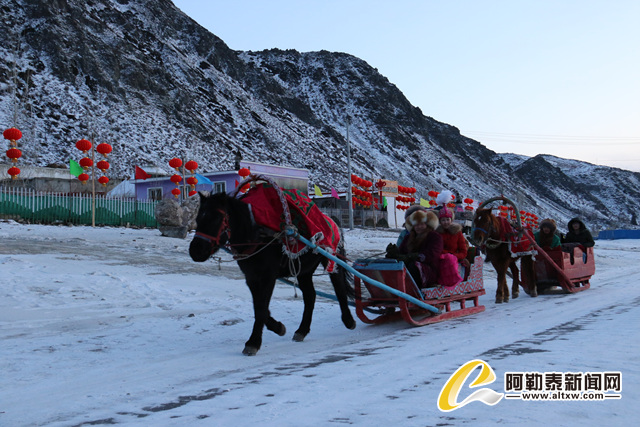 走进“最美雪村”斯德克 感受民族特色文化